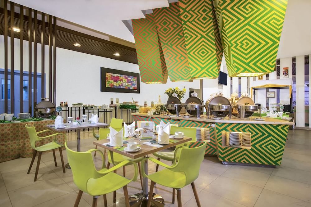 Khas Makassar Hotel Екстериор снимка