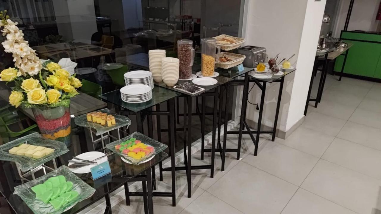 Khas Makassar Hotel Екстериор снимка