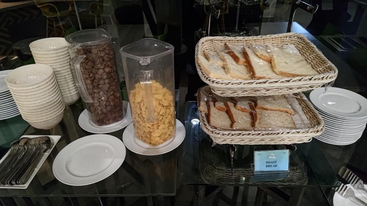 Khas Makassar Hotel Екстериор снимка