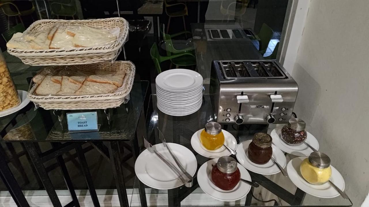 Khas Makassar Hotel Екстериор снимка