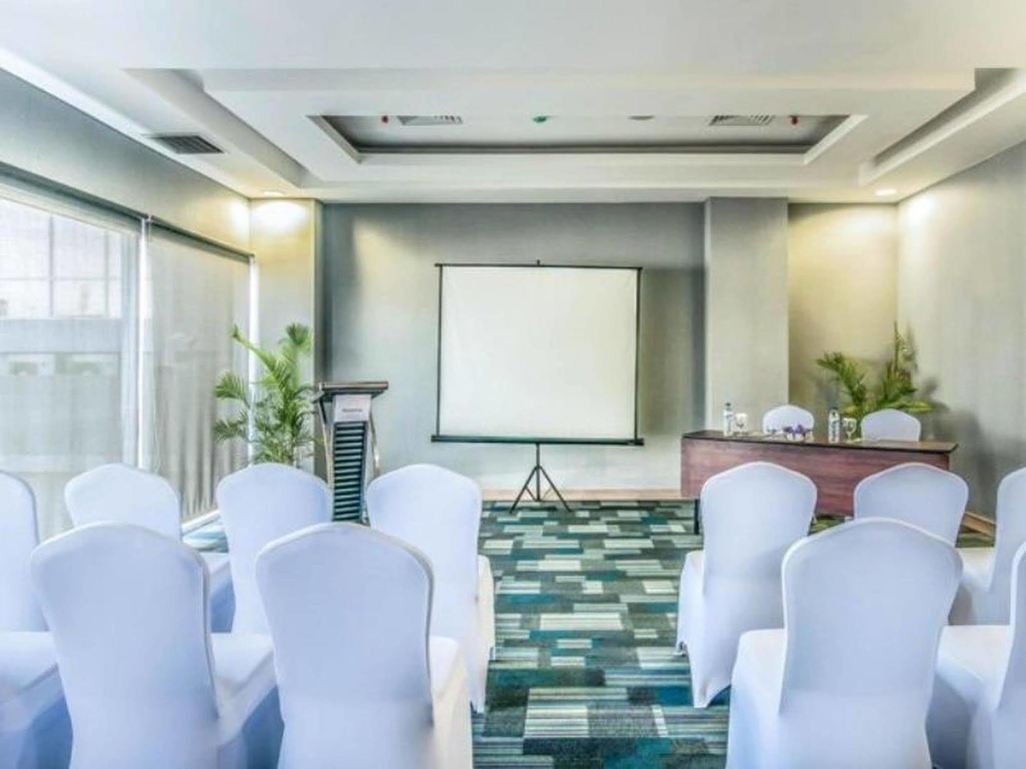 Khas Makassar Hotel Екстериор снимка